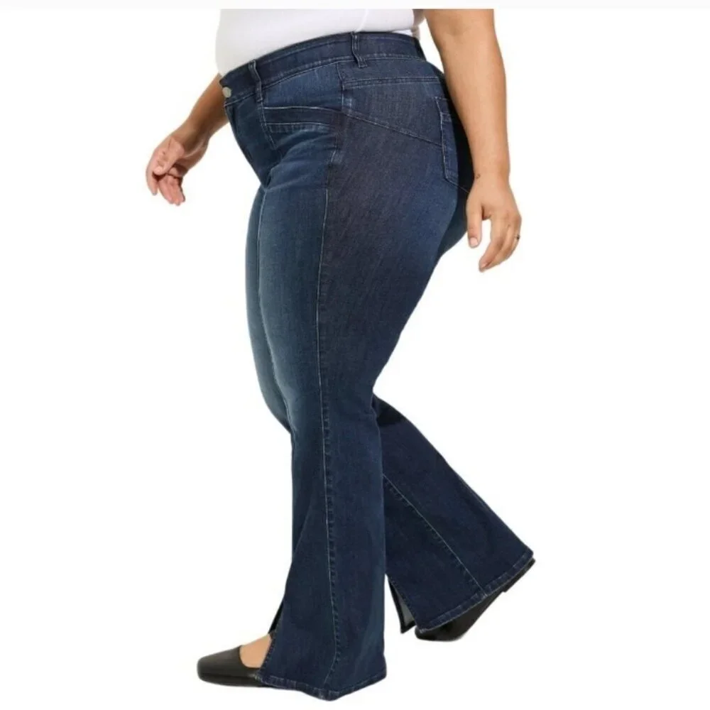 Torrid Bombshell Flare Super Soft High Rise Jeans Size 24T